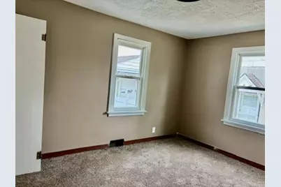 325 W 3rd Street, Spring Valley, IL 61362 - Photo 9