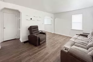 901 Kingsley Dr, Machesney Park, IL 61115 - Photo 3