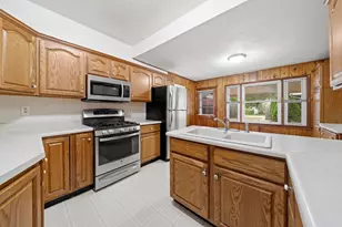2229 Broadway St, Rockford, IL 61104 - Photo 9