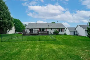 211 Carson Dr, Poplar Grove, IL 61065 - Photo 37