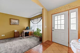 211 Carson Dr, Poplar Grove, IL 61065 - Photo 5
