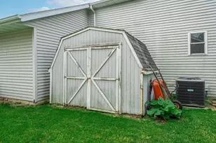 211 Carson Dr, Poplar Grove, IL 61065 - Photo 39