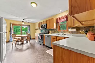 211 Carson Dr, Poplar Grove, IL 61065 - Photo 7