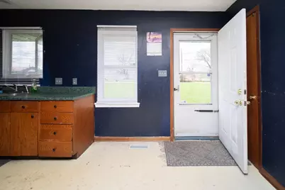 2402 Rockwell Street, Rockford, IL 61101 - Photo 9