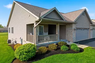 723 Yingling Dr, Dixon, IL 61021 - Photo 1