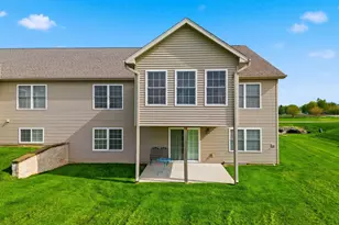 723 Yingling Dr, Dixon, IL 61021 - Photo 9
