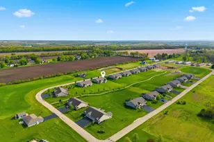723 Yingling Dr, Dixon, IL 61021 - Photo 3