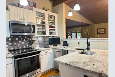1438 Ramsey Close, Rockford, IL 61107 - Photo 17