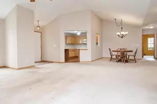 12014 Baneberry Dr, Roscoe, IL 61073 - Photo 13