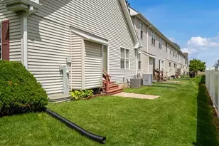 12014 Baneberry Dr, Roscoe, IL 61073 - Photo 5