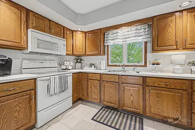 1807 Sierra Court, Freeport, IL 61032 - Photo 7