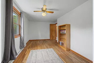 1334 S Blackhawk Avenue, Freeport, IL 61032 - Photo 25