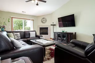 6307 Oak Crest Ln, Loves Park, IL 61111 - Photo 5
