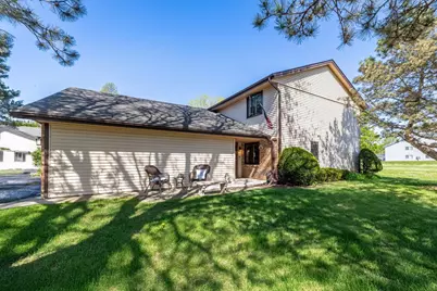 796 Tulip Ln #23, Rockford, IL 61107 - Photo 3