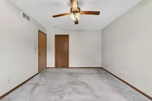 3052 Breezeway Dr, Rockford, IL 61109 - Photo 13