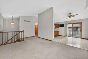 3052 Breezeway Dr, Rockford, IL 61109 - Photo 7