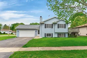 3052 Breezeway Dr, Rockford, IL 61109 - Photo 1