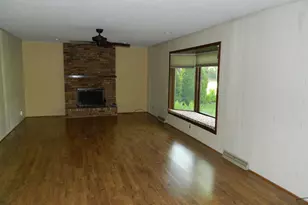 5933 Creekside Ln, Rockford, IL 61114 - Photo 7