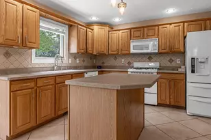 5335 Parliament Pl, Rockford, IL 61107 - Photo 21