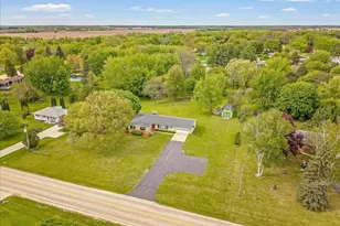 6838 Squaw Prairie Rd, Belvidere, IL 61008 - Photo 41