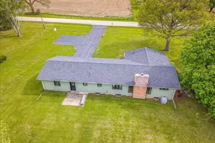 6838 Squaw Prairie Rd, Belvidere, IL 61008 - Photo 35