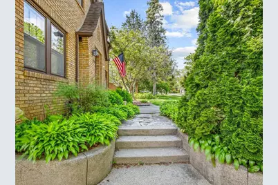 117 N Highland Avenue, Rockford, IL 61107 - Photo 11