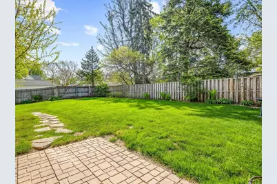117 N Highland Avenue, Rockford, IL 61107 - Photo 9