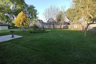 617 Gardner St, Belvidere, IL 61008 - Photo 3