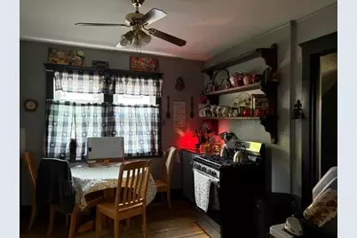 902 10th Avenue, Rockford, IL 61104 - Photo 5