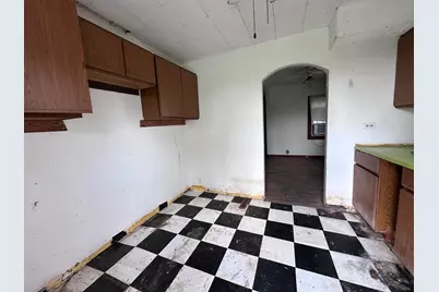 2855 W Florence Rd, Freeport, IL 61032 - Photo 7