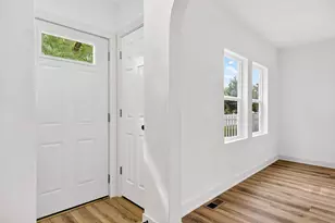 2031 Ridge Ave, Rockford, IL 61103 - Photo 5