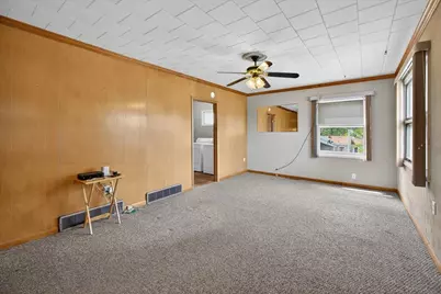 199 E Wilson Avenue, Loves Park, IL 61115 - Photo 5