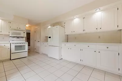 8642 Summerset Drive, Belvidere, IL 61008 - Photo 11
