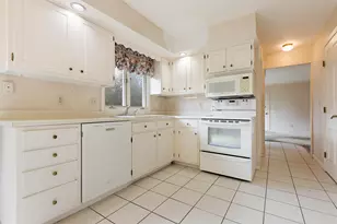 8642 Summerset Dr, Belvidere, IL 61008 - Photo 11
