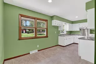 8320 Trudy Rd, Rockford, IL 61108 - Photo 11