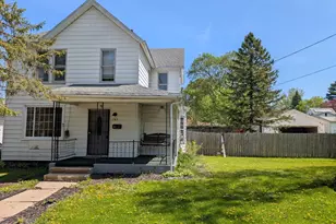1315 S Rotzler Ave, Freeport, IL 61032 - Photo 1
