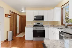 849 N Seven Hickory Dr, Byron, IL 61010 - Photo 9