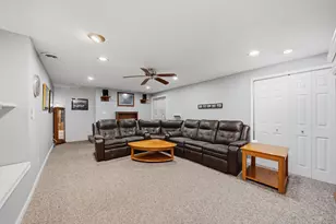 849 N Seven Hickory Dr, Byron, IL 61010 - Photo 21