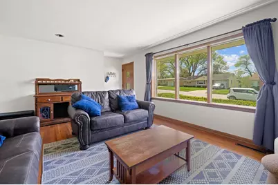 916 Hawthorne Avenue, Rockford, IL 61108 - Photo 5