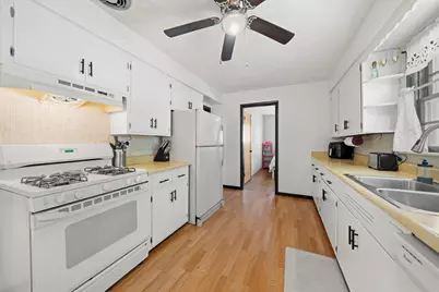 916 Hawthorne Avenue, Rockford, IL 61108 - Photo 9