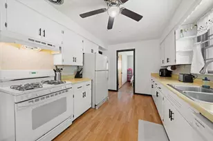 916 Hawthorne Ave, Rockford, IL 61108 - Photo 9