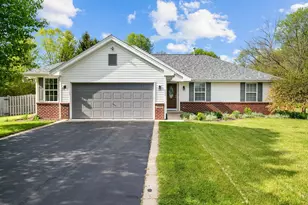 11103 Downing Ln, Roscoe, IL 61073 - Photo 3
