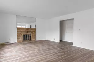 316 W Perry St, Belvidere, IL 61008 - Photo 3