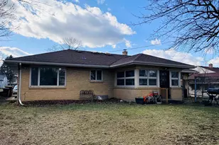908 Woodland Dr, Rockford, IL 61108 - Photo 3