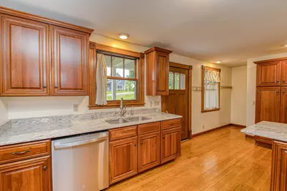 380 Greenwood Avenue, East Dubuque, IL 61025 - Photo 7