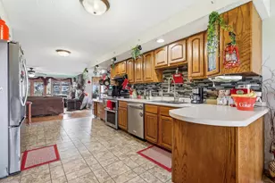 9096 E Stagecoach Trail, Warren, IL 61087 - Photo 3