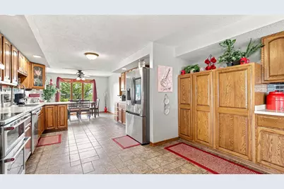9096 E Stagecoach Trail, Warren, IL 61087 - Photo 5