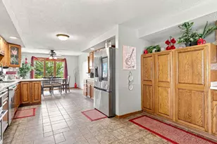 9096 E Stagecoach Trail, Warren, IL 61087 - Photo 5