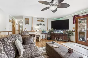 9096 E Stagecoach Trail, Warren, IL 61087 - Photo 9