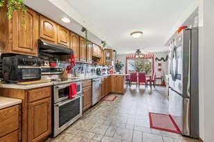 9096 E Stagecoach Trail, Warren, IL 61087 - Photo 7